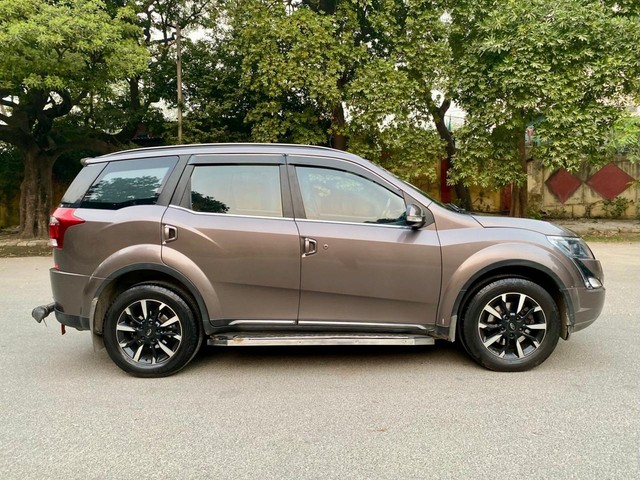 Second-hand 2020 Mahindra XUV500 W11 FWD Diesel for sale in New Delhi-1