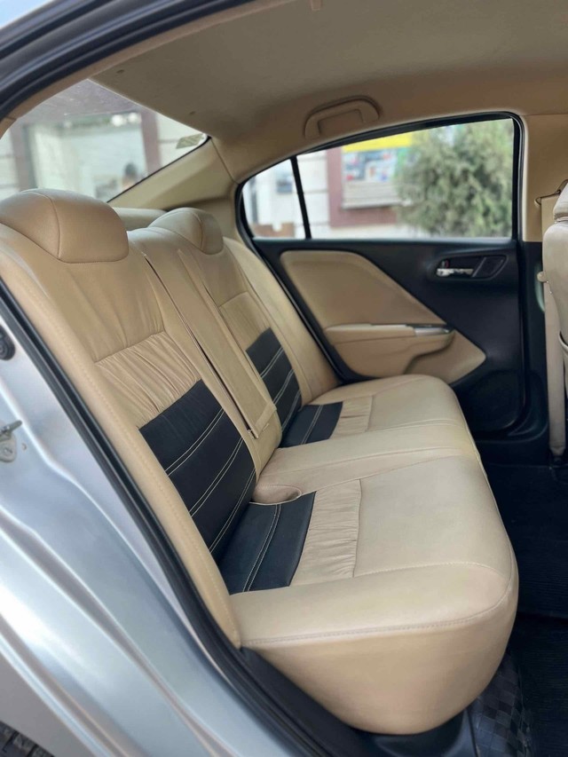 Second-hand 2014 Honda City i DTEC V for sale in Surat-5