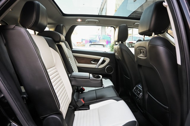 Second-hand 2024 Land Rover Discovery Sport Dynamic SE for sale in Jaipur-8