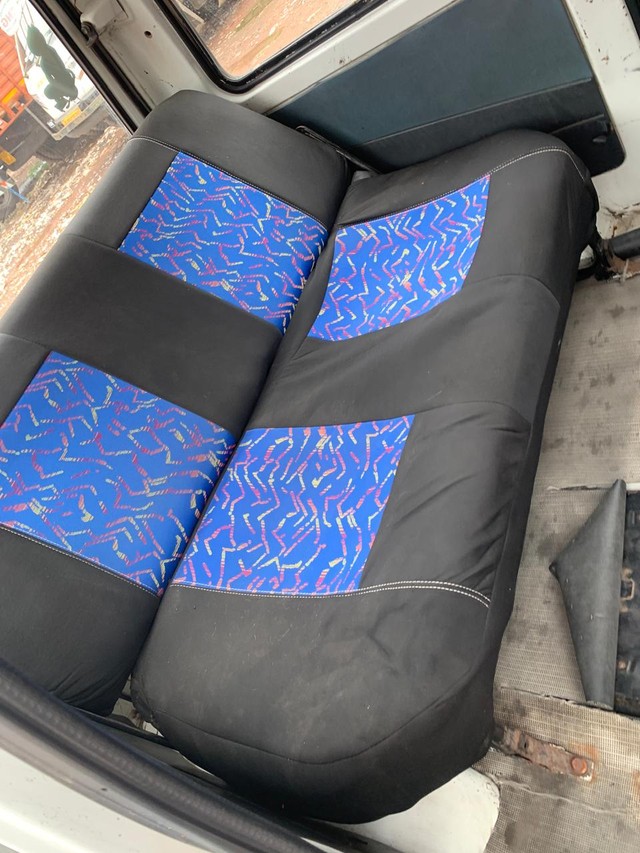 Second-hand 2013 Maruti Suzuki Omni CNG for sale in Surat-5