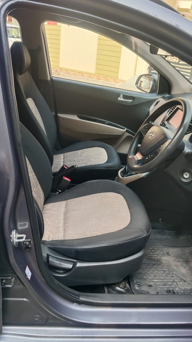 Hyundai i10 Sportz 1.1L Second-hand 2017 Hyundai i10 Sportz 1.1L for sale in Ahmedabad-5