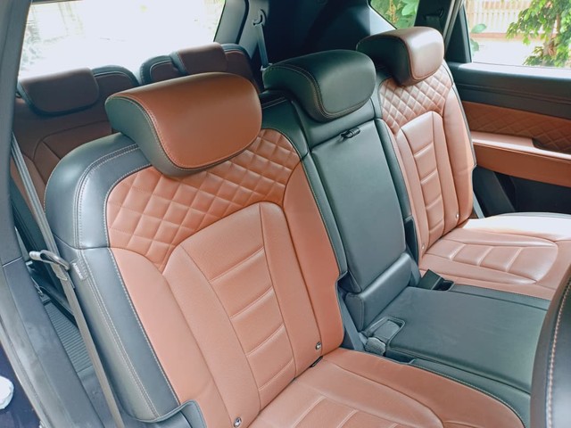 Second-hand 2022 Mahindra Alturas G4 4X2 AT for sale in Bangalore-12