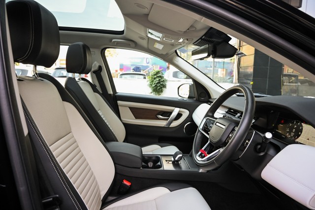 Second-hand 2024 Land Rover Discovery Sport Dynamic SE for sale in Jaipur-9