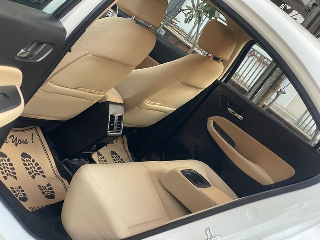 Second-hand 2022 Honda City VX CVT for sale in New Delhi-7