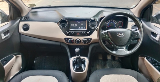 Hyundai i10 Sportz 1.1L Second-hand 2017 Hyundai i10 Sportz 1.1L for sale in Ahmedabad-11