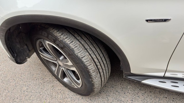 Mercedes-Benz GLC 300 4MATIC Second-hand 2016 Mercedes-Benz GLC 300 4MATIC for sale in New Delhi-25