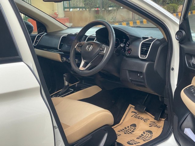 Second-hand 2022 Honda City VX CVT for sale in New Delhi-9