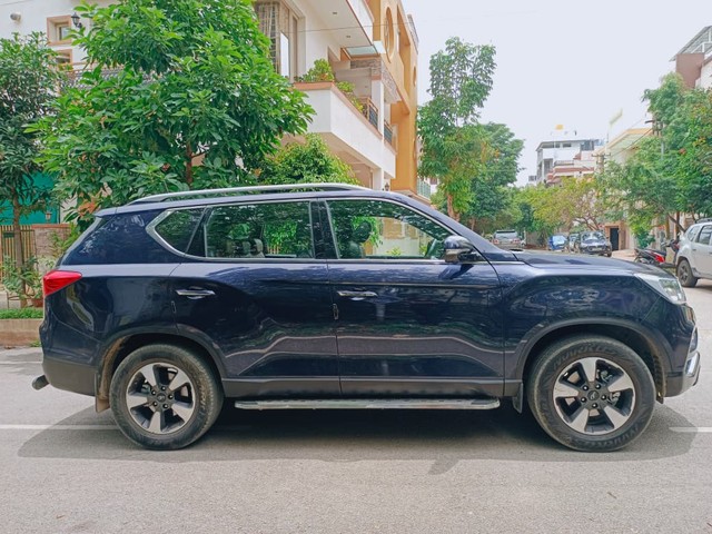 Second-hand 2022 Mahindra Alturas G4 4X2 AT for sale in Bangalore-1