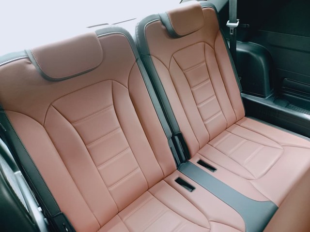 Second-hand 2022 Mahindra Alturas G4 4X2 AT for sale in Bangalore-4