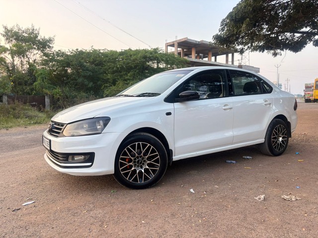Second-hand 2013 Volkswagen Vento Diesel Highline for sale in Miraj-6