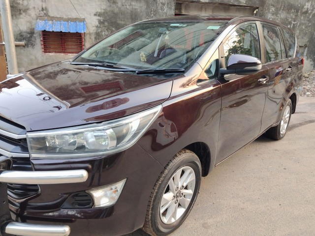 Second-hand 2018 Toyota Innova Crysta 2.4 G MT 8S BSIV for sale in Kolkata-2
