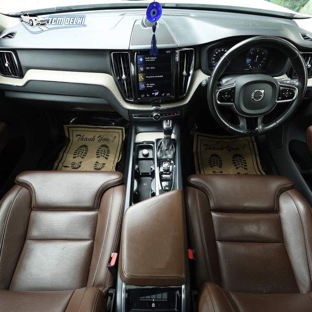 Second-hand 2020 Volvo XC60 Inscription D5 for sale in New Delhi-6