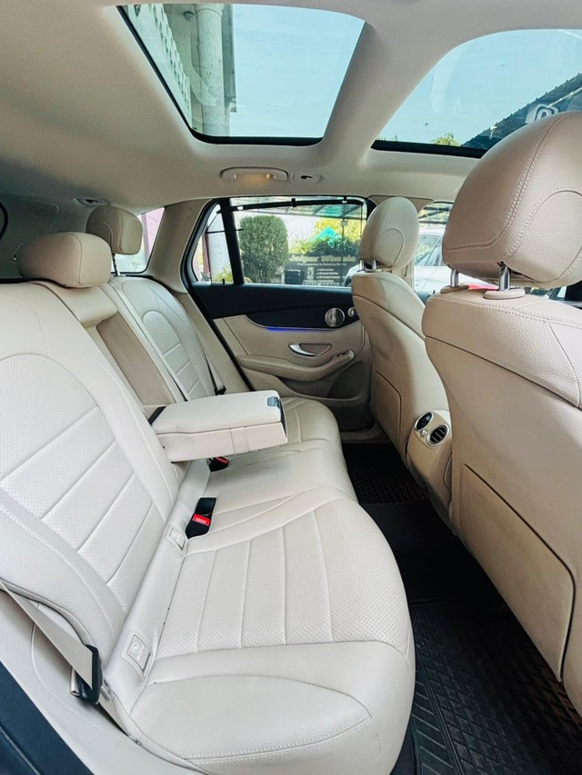 Second-hand 2022 Mercedes-Benz GLC 200 for sale in Jaipur-10