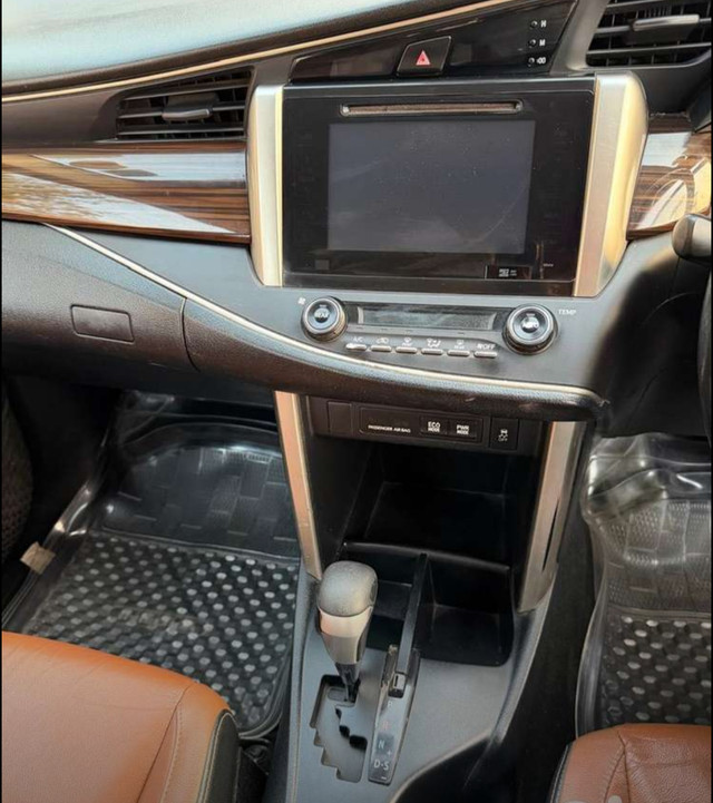 Second-hand 2016 Toyota Innova 2.5 G (Diesel) 7 Seater BS IV for sale in New Delhi-11