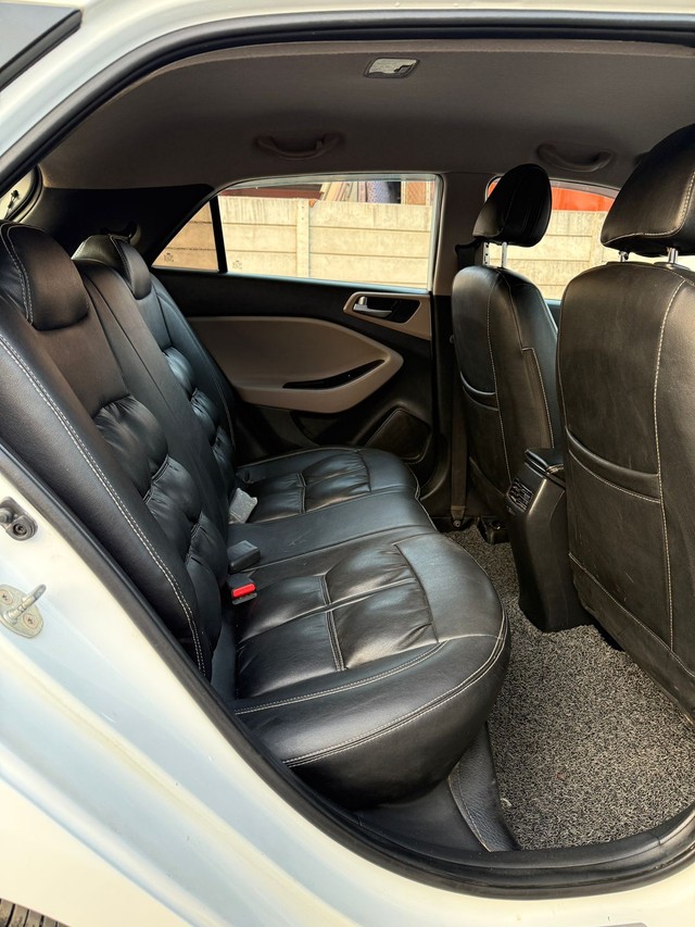 Second-hand 2020 Hyundai i20 Sportz Plus for sale in Sabarkantha-11