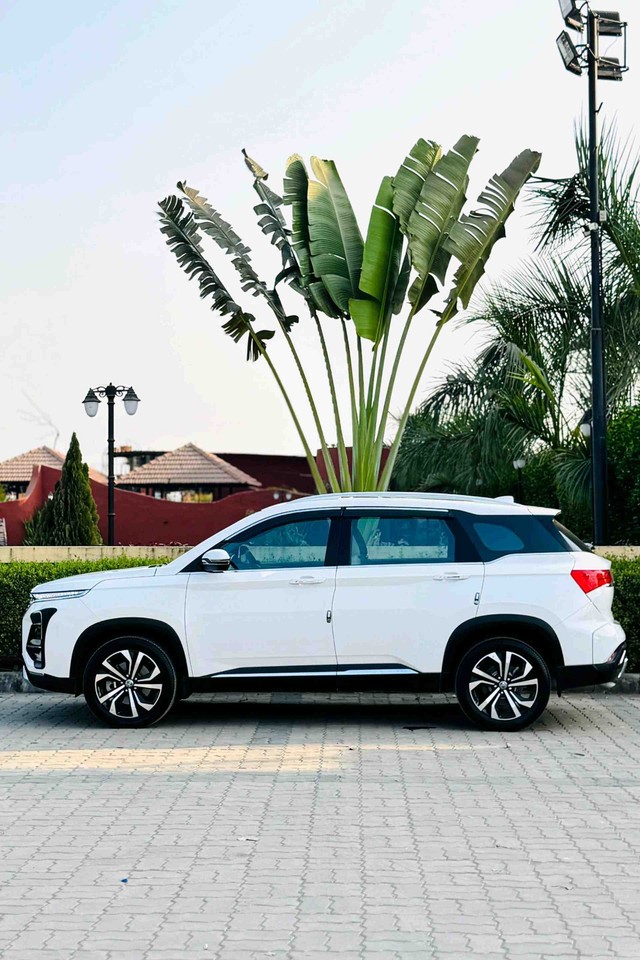 Second-hand 2025 MG Hector Sharp Pro CVT 2023-2025 for sale in Surat-3