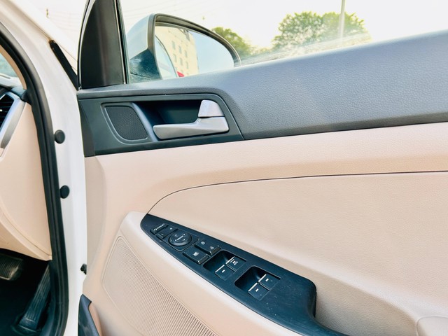 Second-hand 2017 Hyundai Tucson 2.0 e-VGT 2WD MT for sale in Faridabad-11