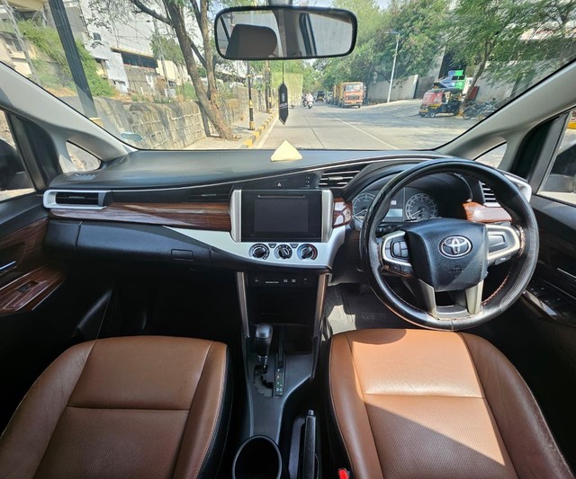 Second-hand 2019 Toyota Innova Crysta 2.8 GX AT BSIV for sale in Ahmednagar-4