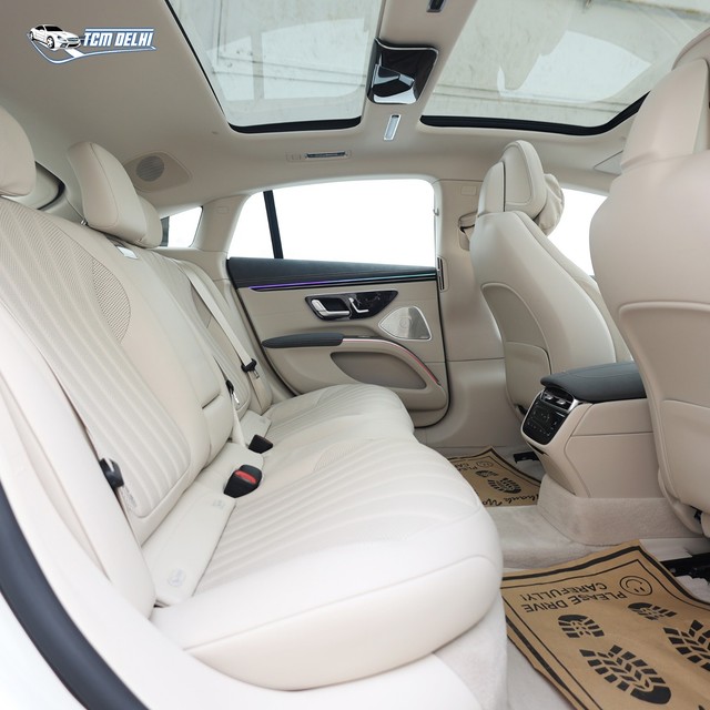 Second-hand 2022 Mercedes-Benz EQS 580 4Matic for sale in New Delhi-3