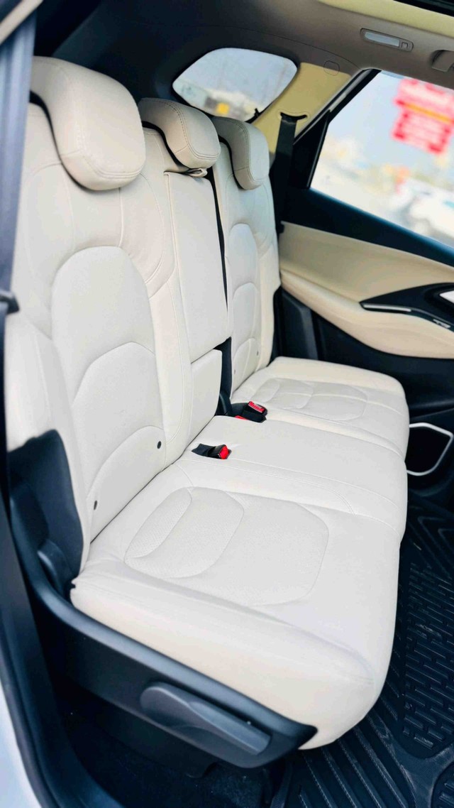 Second-hand 2025 MG Hector Sharp Pro CVT 2023-2025 for sale in Surat-5