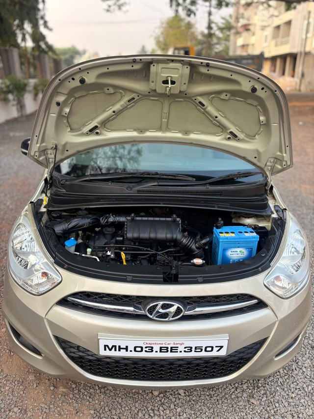 Second-hand 2011 Hyundai i10 Magna for sale in Miraj-5