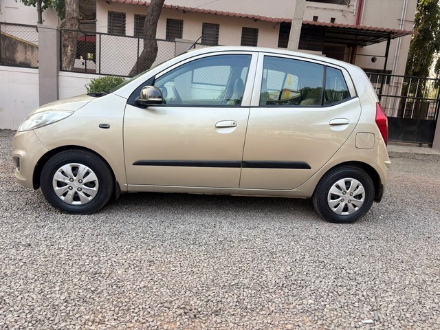 Second-hand 2011 Hyundai i10 Magna for sale in Miraj-3