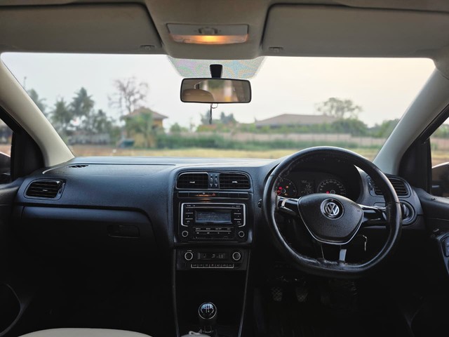 Volkswagen Vento 1.5 TDI Comfortline Second-hand 2015 Volkswagen Vento 1.5 TDI Comfortline for sale in Nashik-8