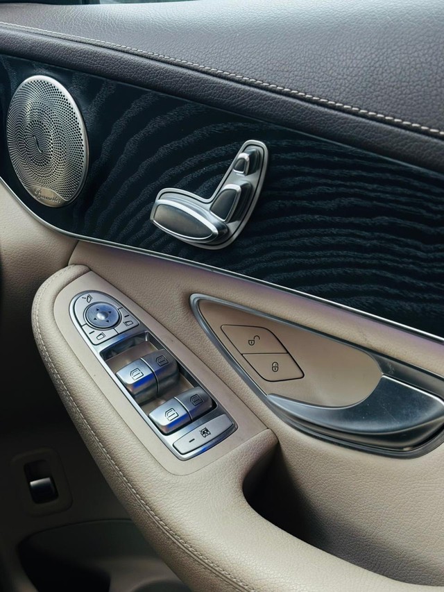 Second-hand 2022 Mercedes-Benz GLC 200 for sale in Jaipur-14