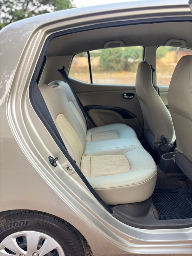 Second-hand 2011 Hyundai i10 Magna for sale in Miraj-6