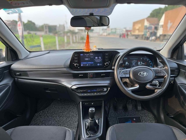 Second-hand 2022 Hyundai i20 Sportz BSVI for sale in Surat-2