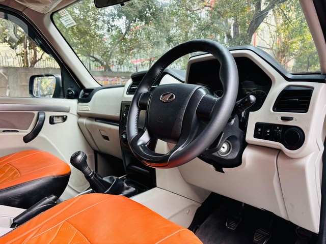 Second-hand 2018 Mahindra Scorpio S5 BSIV for sale in New Delhi-8