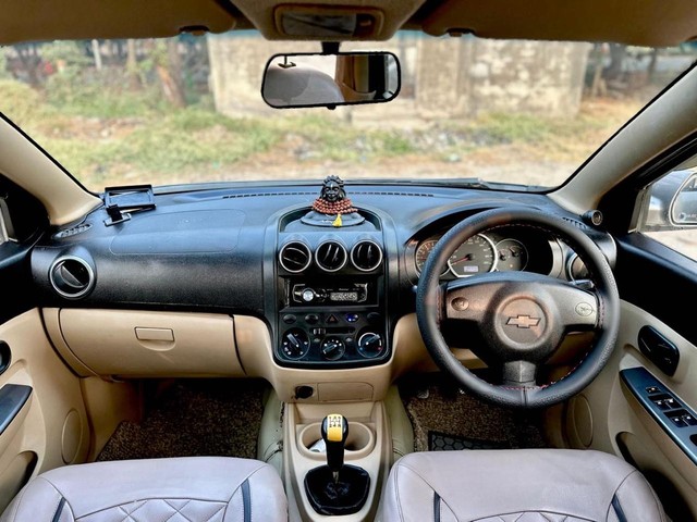 Second-hand 2013 Chevrolet Enjoy Petrol LS 7 Seater for sale in Surat-9