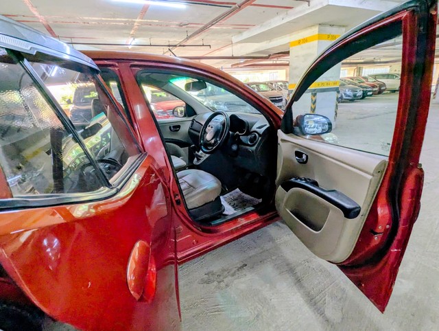 Second-hand 2014 Mercedes-Benz C-Class C 220 CDI BE Avantgare for sale in Mumbai-3