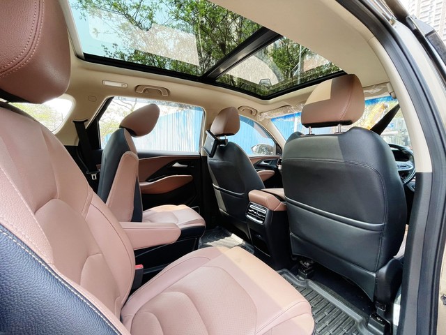 Second-hand 2023 MG Hector Plus 1.5 Turbo Savvy Pro CVT 7 Str BSVI for sale in Mumbai-9