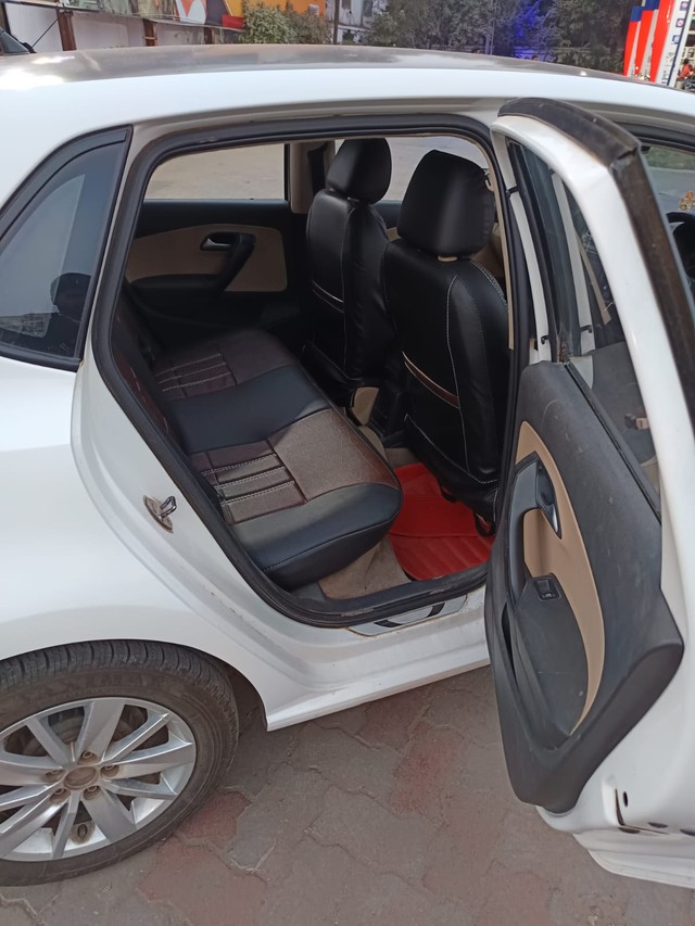 Volkswagen Polo 1.2 MPI Highline Second-hand 2016 Volkswagen Polo 1.2 MPI Highline for sale in Bhopal-9