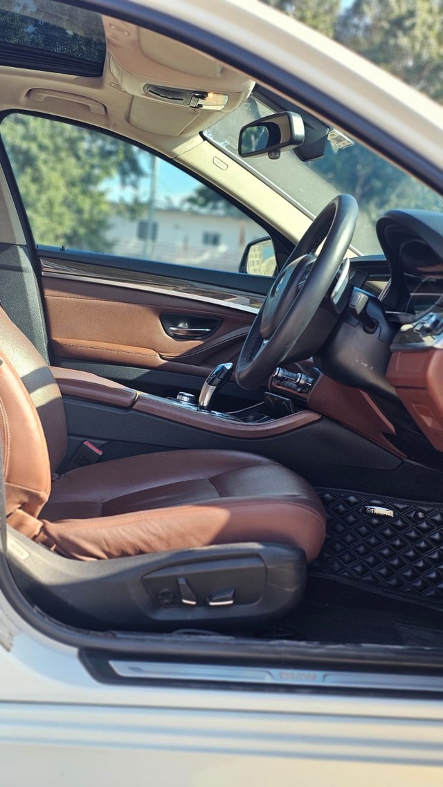 Second-hand 2014 BMW 5 Series 520d Luxury Line for sale in Nagpur-11