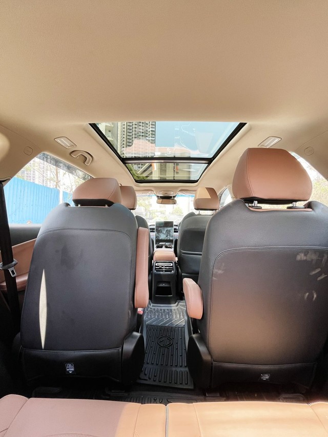 Second-hand 2023 MG Hector Plus 1.5 Turbo Savvy Pro CVT 7 Str BSVI for sale in Mumbai-5