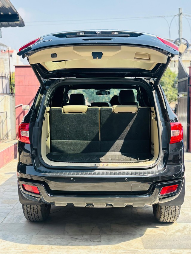 Second-hand 2018 Ford Endeavour 3.2 Titanium AT 4X4 for sale in Jaipur-14