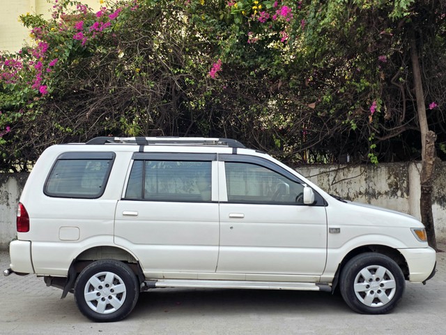 Second-hand 2016 Chevrolet Tavera Neo 3 LS 7 Seats BSIII for sale in Nagpur-1