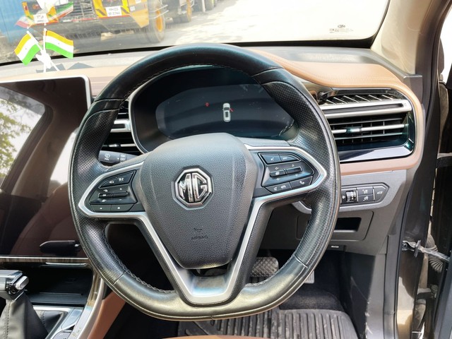 Second-hand 2023 MG Hector Plus 1.5 Turbo Savvy Pro CVT 7 Str BSVI for sale in Mumbai-12