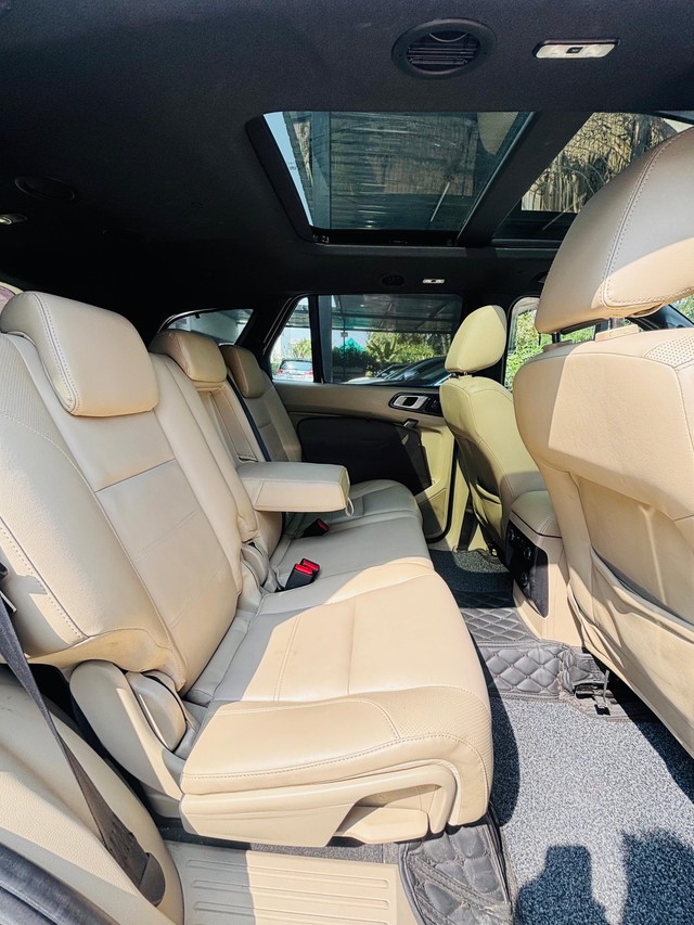 Second-hand 2018 Ford Endeavour 3.2 Titanium AT 4X4 for sale in Jaipur-15