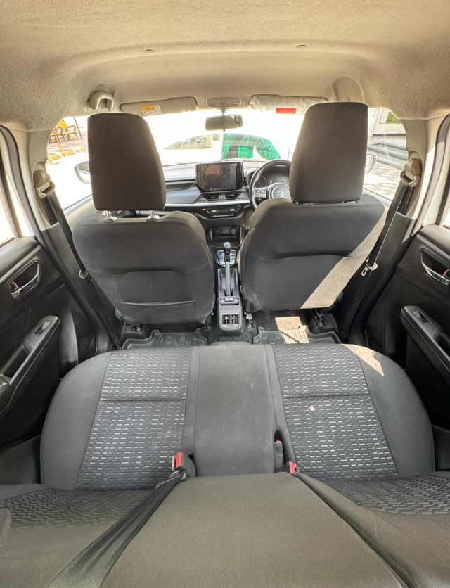 Second-hand 2024 Maruti Suzuki Swift ZXi Plus AMT for sale in Indore-8