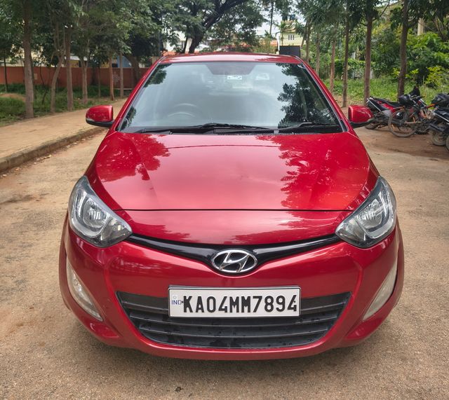 Hyundai i20 स्पोर्टज़ 1.2 Second-hand 2013 Hyundai i20 स्पोर्टज़ 1.2 for sale in Bangalore