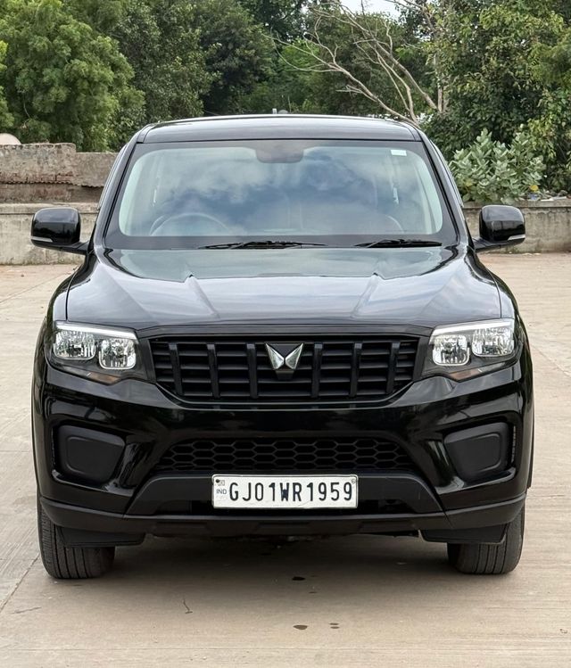 Mahindra Scorpio N Z2 Diesel Second-hand 2024 Mahindra Scorpio N Z2 Diesel for sale in Ahmedabad