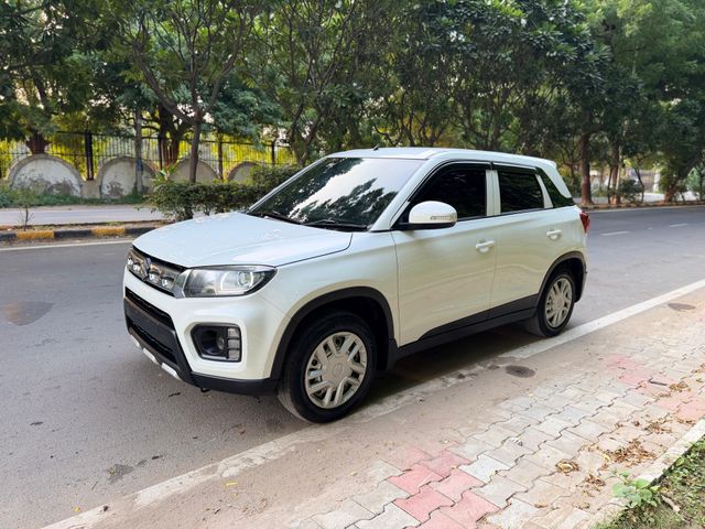 Maruti Suzuki Vitara Brezza LXI Second-hand 2021 Maruti Suzuki Vitara Brezza LXI for sale in Ahmedabad