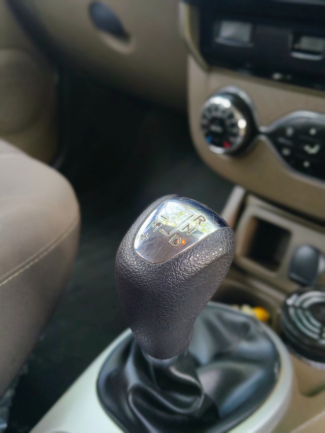 Renault Duster 110PS Diesel RxZ AMT Second-hand 2018 Renault Duster 110PS Diesel RxZ AMT for sale in Surat-12