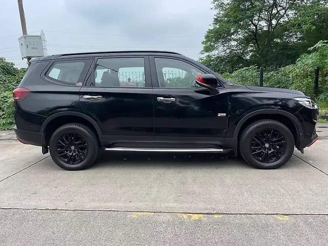 Second-hand 2023 MG Gloster Black Storm 4x2 6Str for sale in Mumbai-1