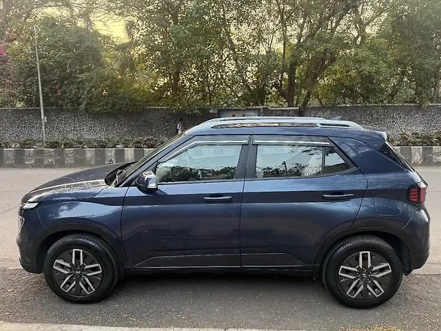 Second-hand 2024 Hyundai Venue S Opt Turbo DCT for sale in Mumbai-4