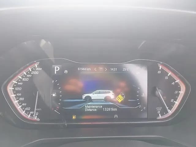 Second-hand 2023 MG Gloster Black Storm 4x2 6Str for sale in Mumbai-8