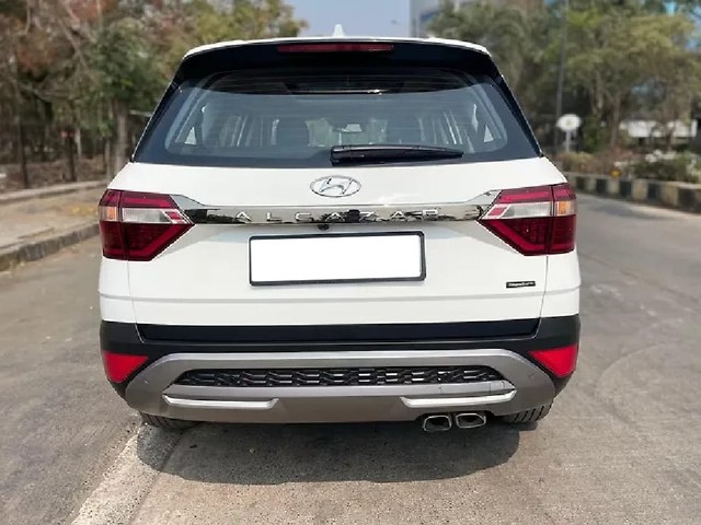 Second-hand 2024 Hyundai Alcazar Signature (O) 7-Seater Diesel AT for sale in Mumbai-10